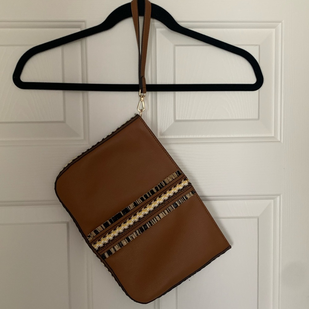 Vince Camuto Wristlet